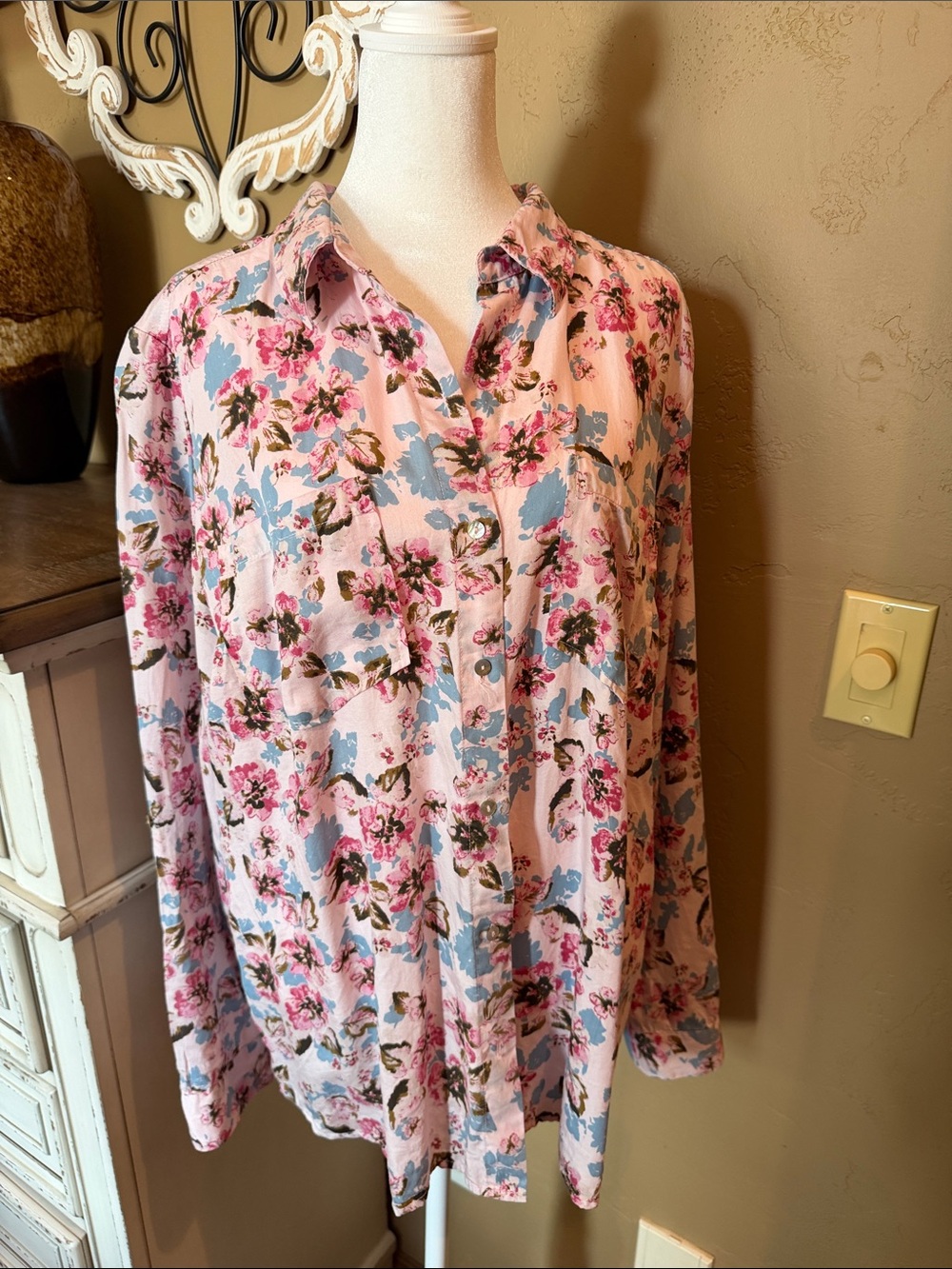 Kut from the Kloth Pink Floral Button-Down Shirt